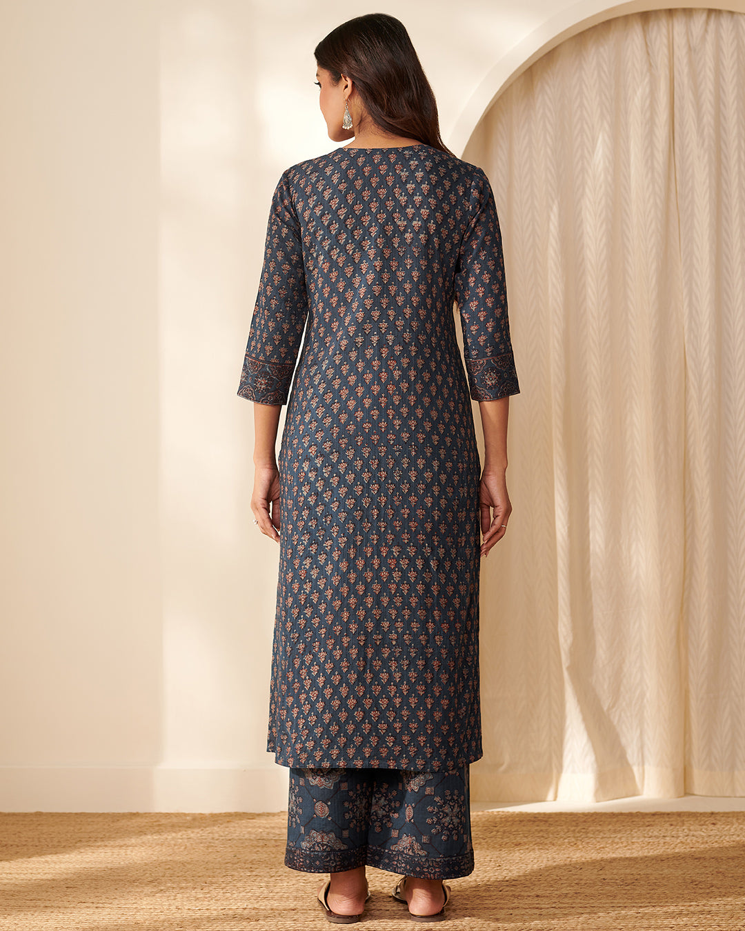 Sehra Faiza Akola Dabu Kurta