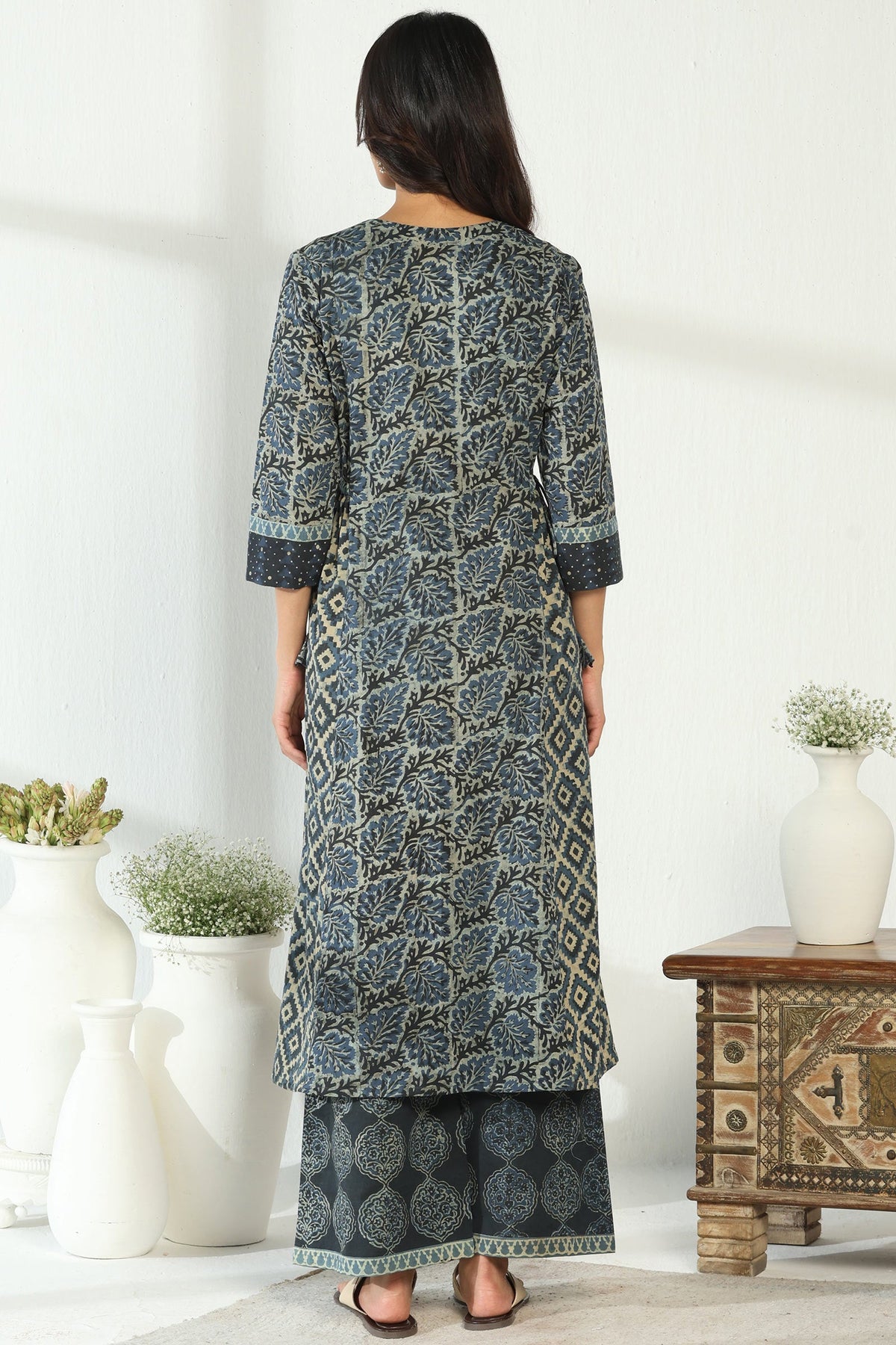 Surplus: Sehra Siya Akola Kurta