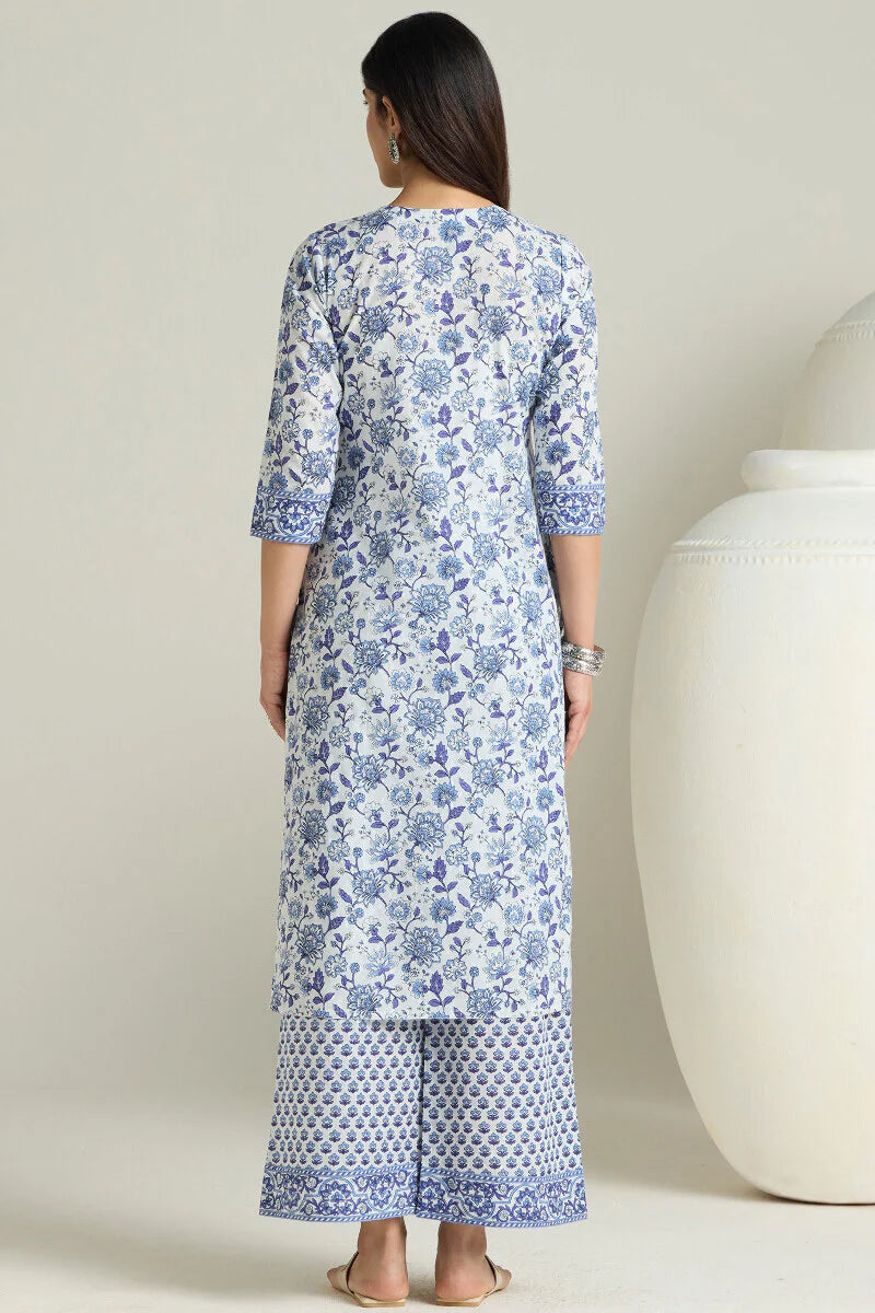 Surplus: Neelofar Straight Kurta