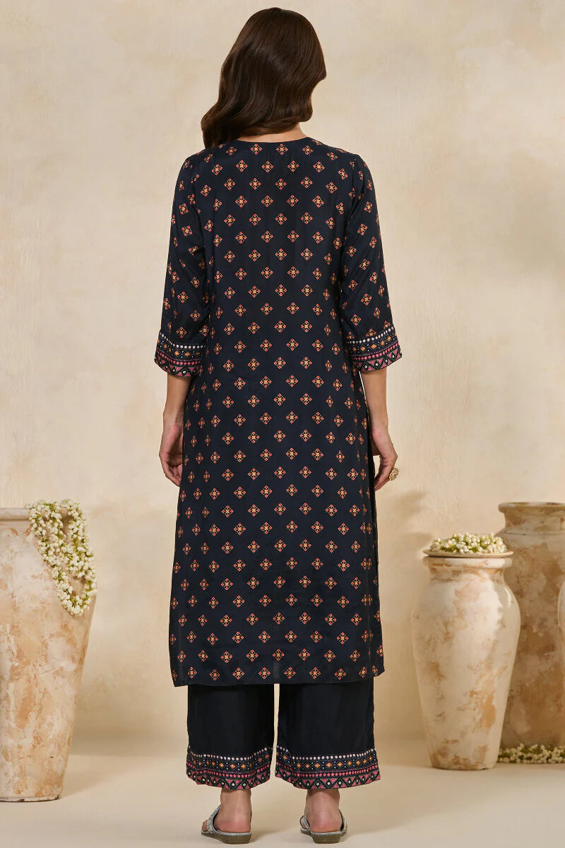 Surplus: Mehrunissa Saira Kurta