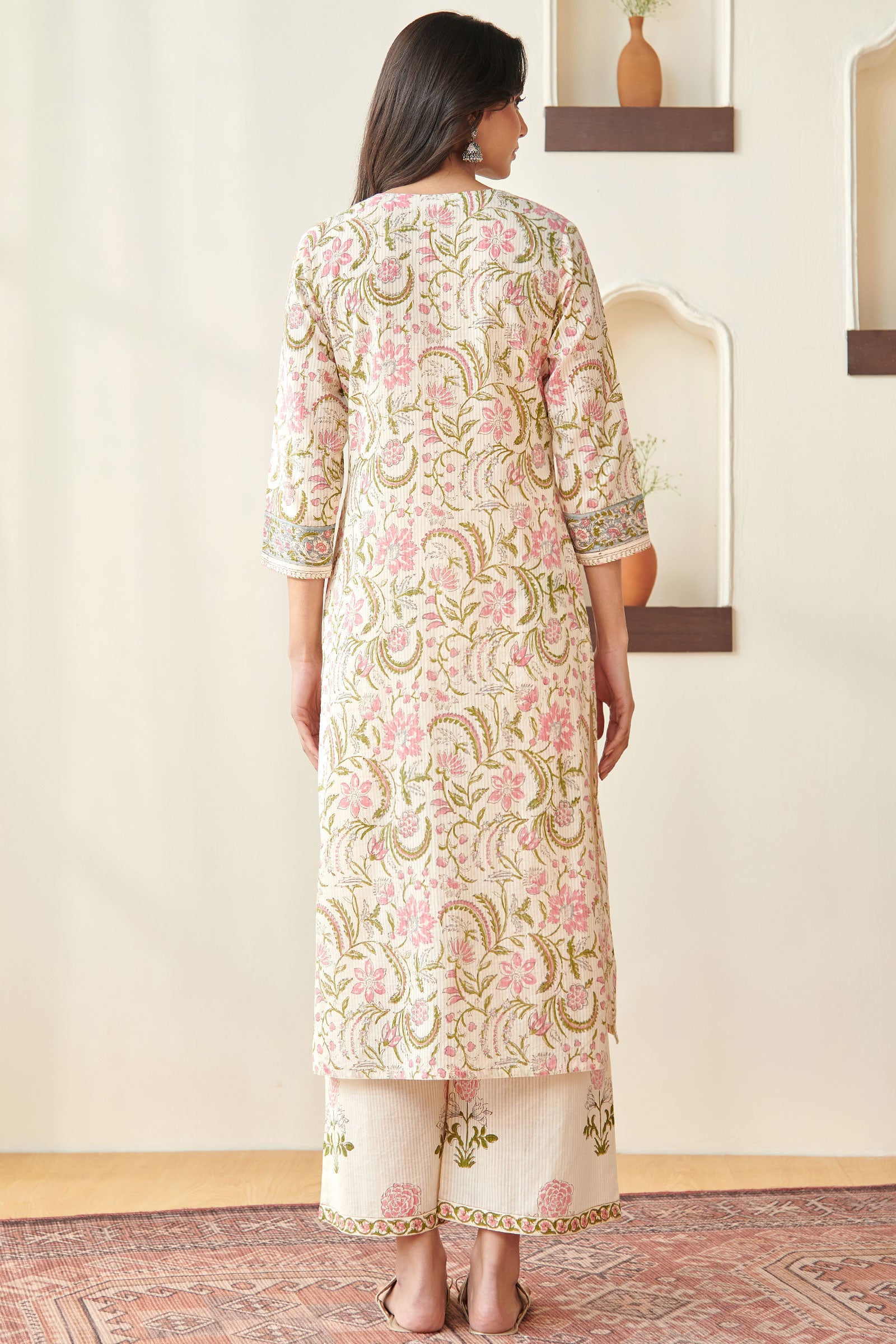 Surplus: Roz Meher Samaira Kurta