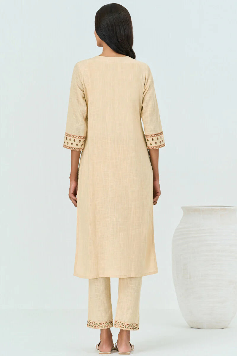 Surplus: Mehraab Fatima Kurta
