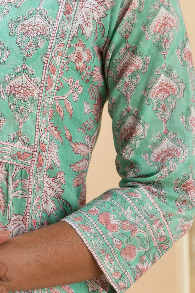 Roz Meher Nusrat Kurta