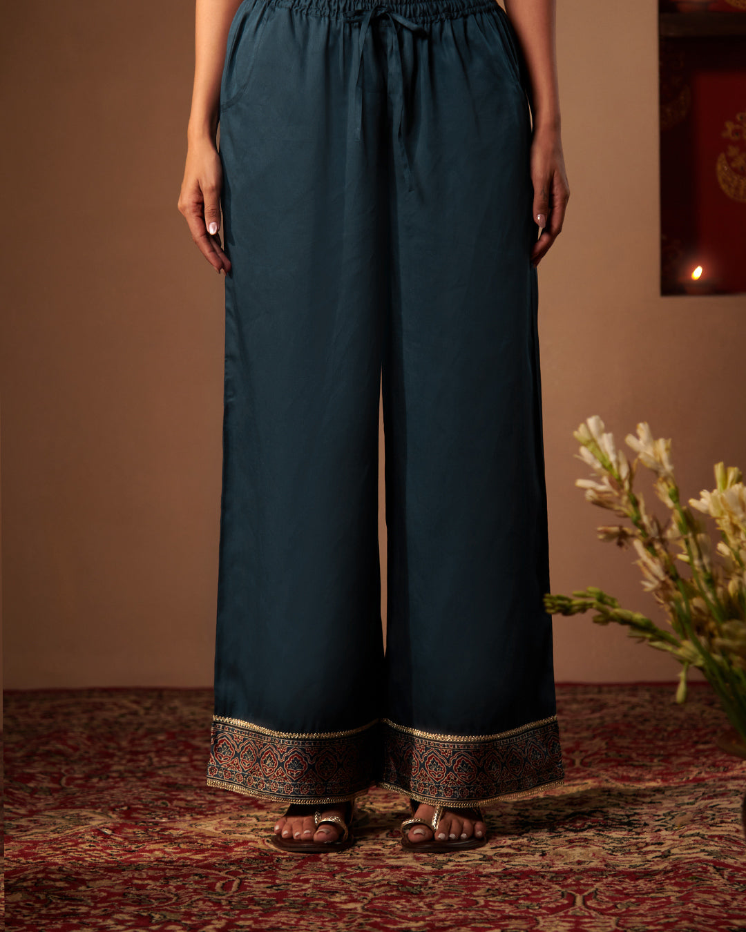 Roshanara Nazrina Indigo Farsi
