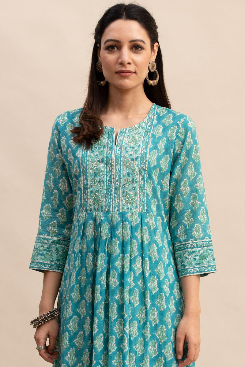 Anahita Naira Kurta