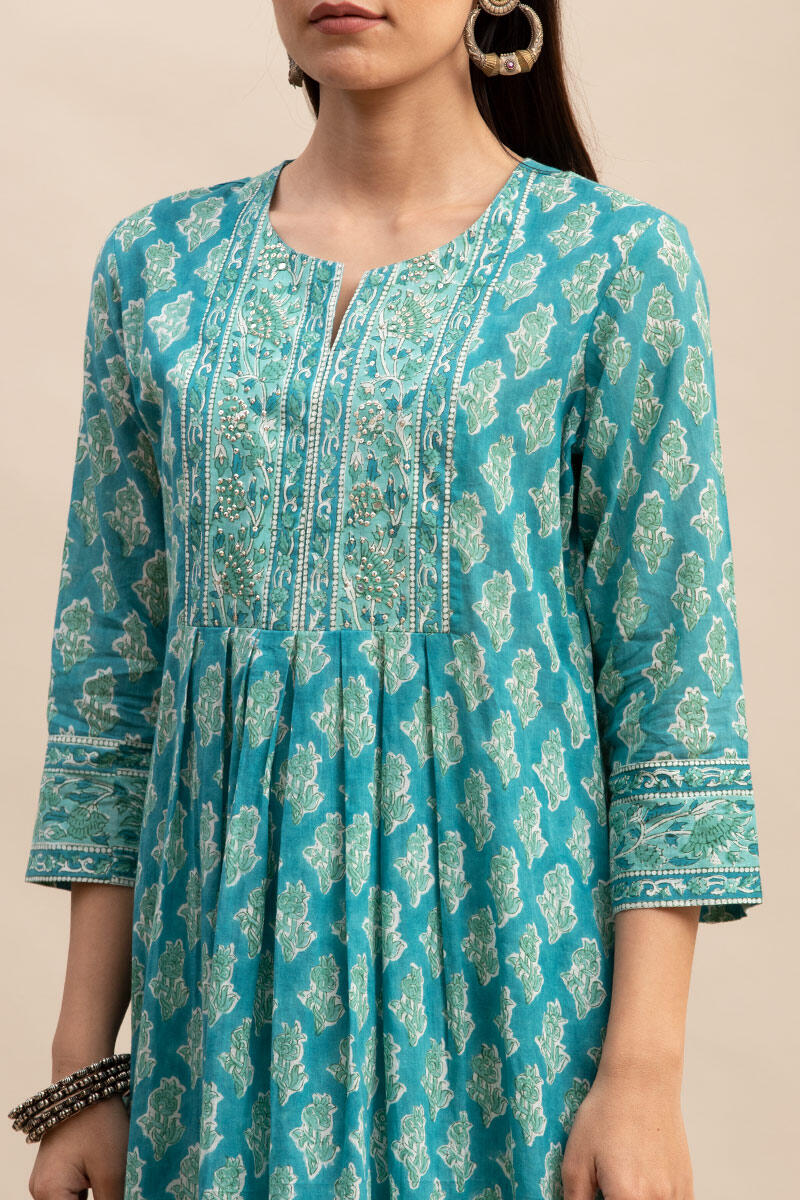 Anahita Naira Kurta