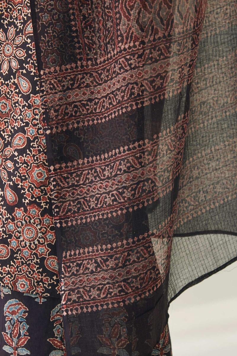 Sehra Farheen Ajrak Dupatta