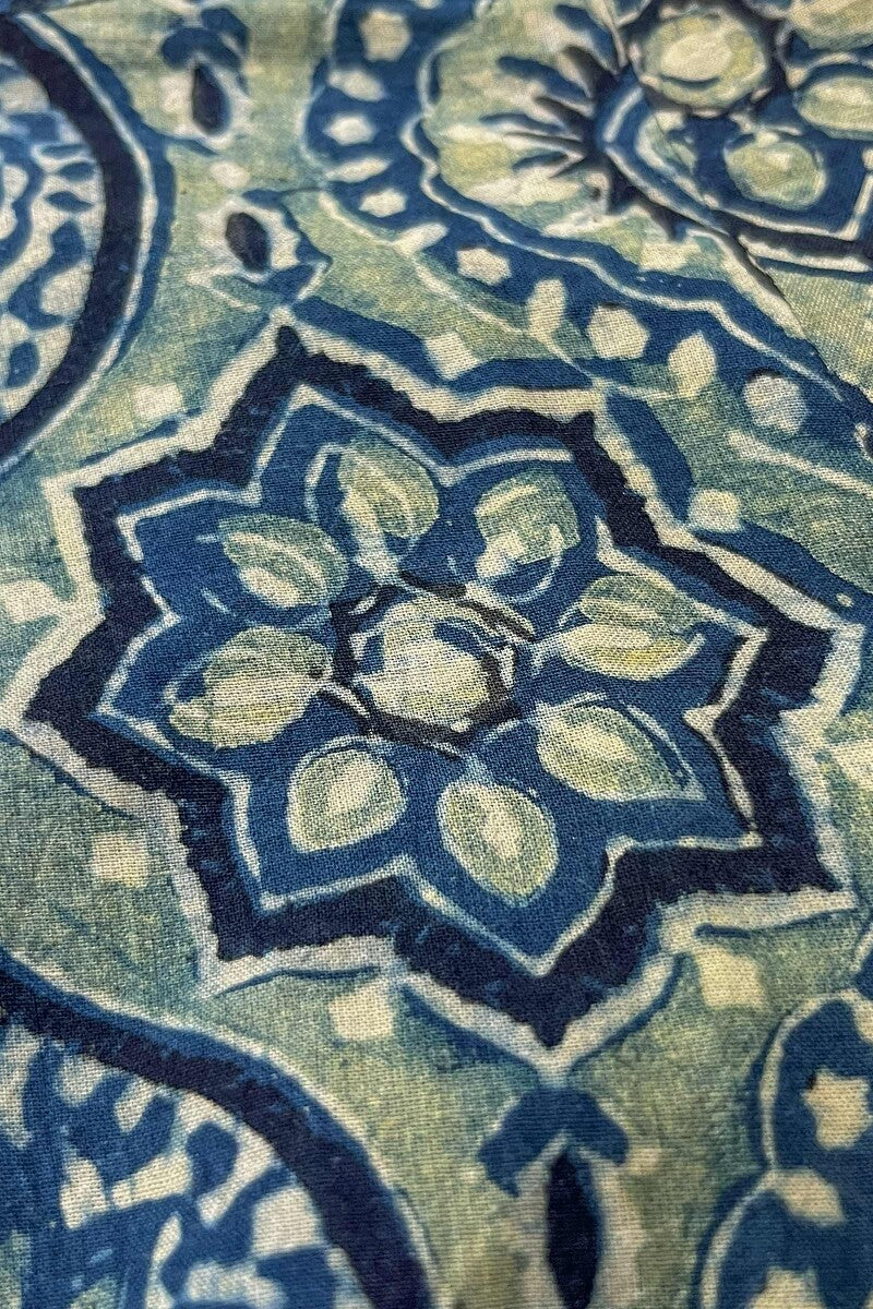 Sehra Zeniya Ajrak Kurta