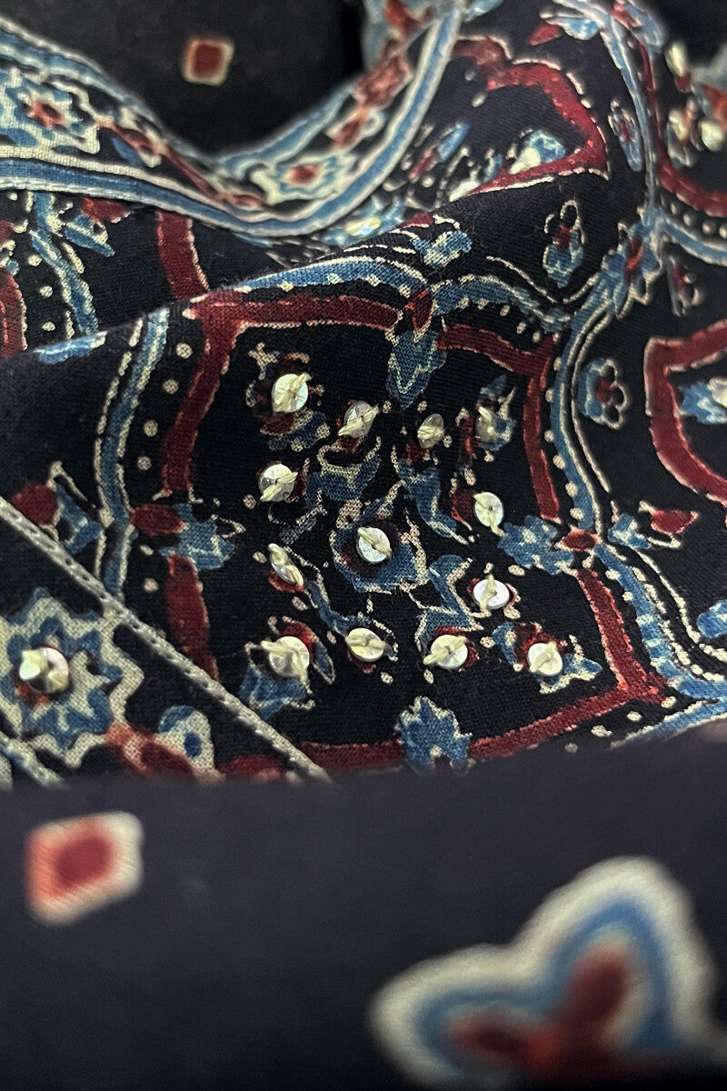 Sehra Nadia Ajrak Kurta