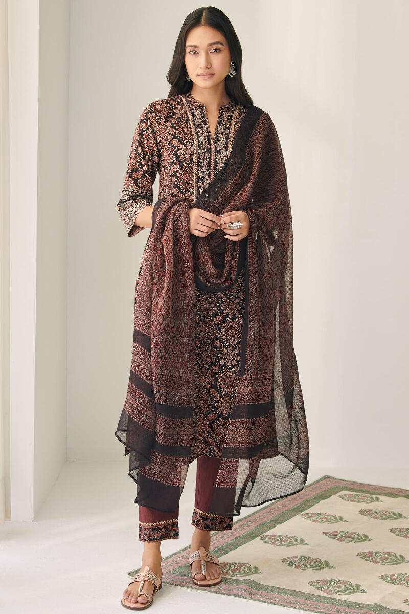 Sehra Farheen Ajrak Kurta