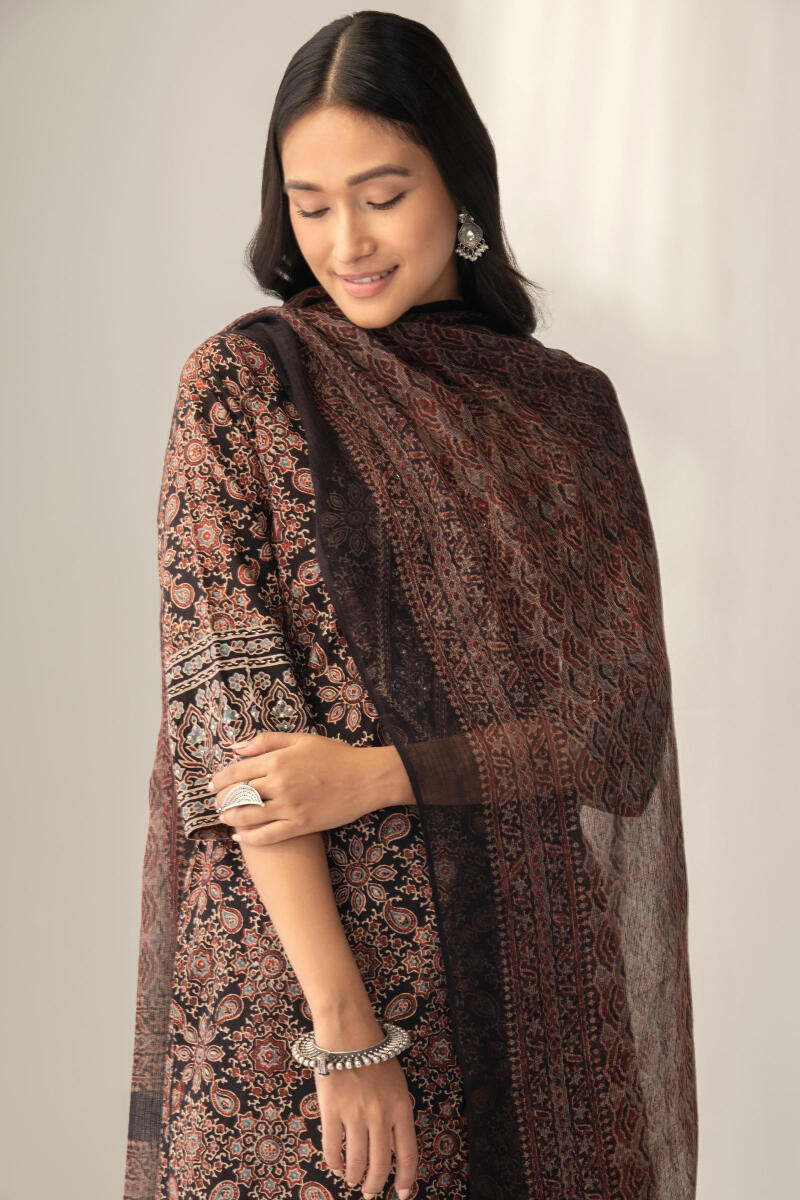 Sehra Farheen Ajrak Dupatta