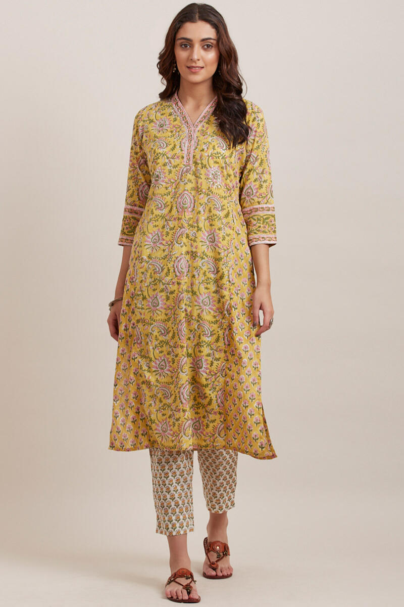 Gauhar Nida Kurta