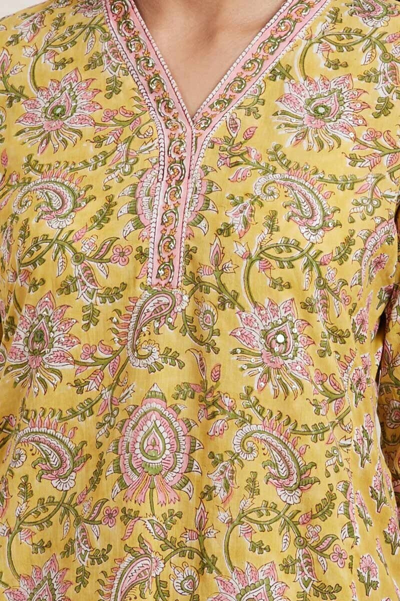 Gauhar Nida Kurta