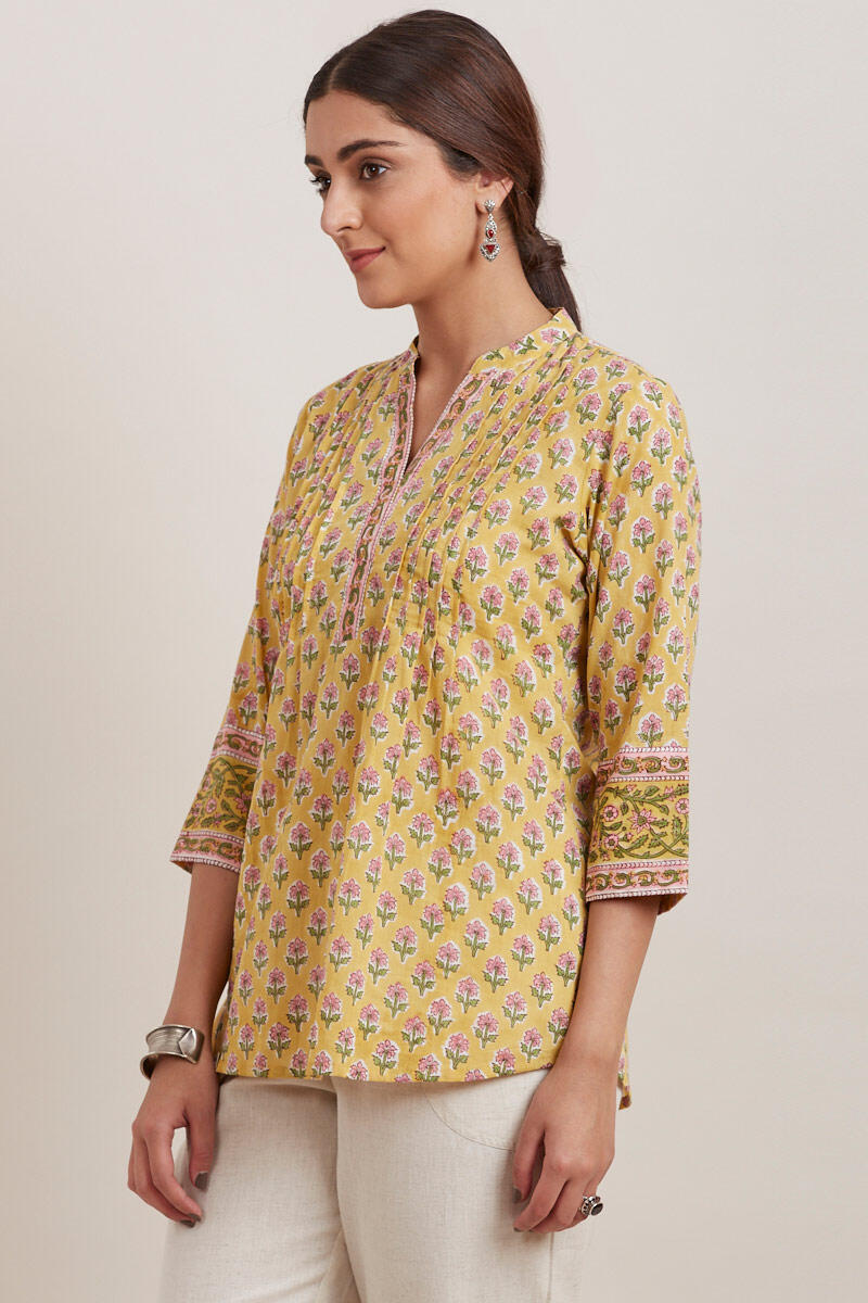 Gauhar Nida Top