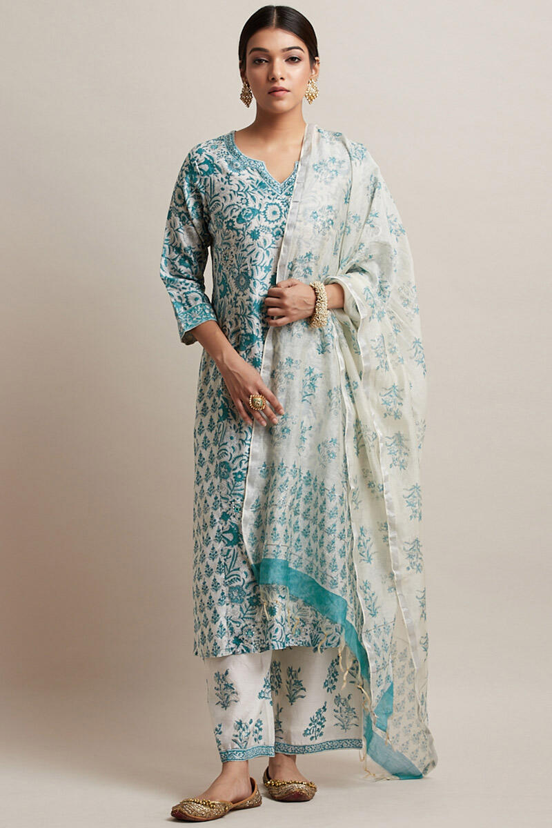 Gul Bano Saira Kurta