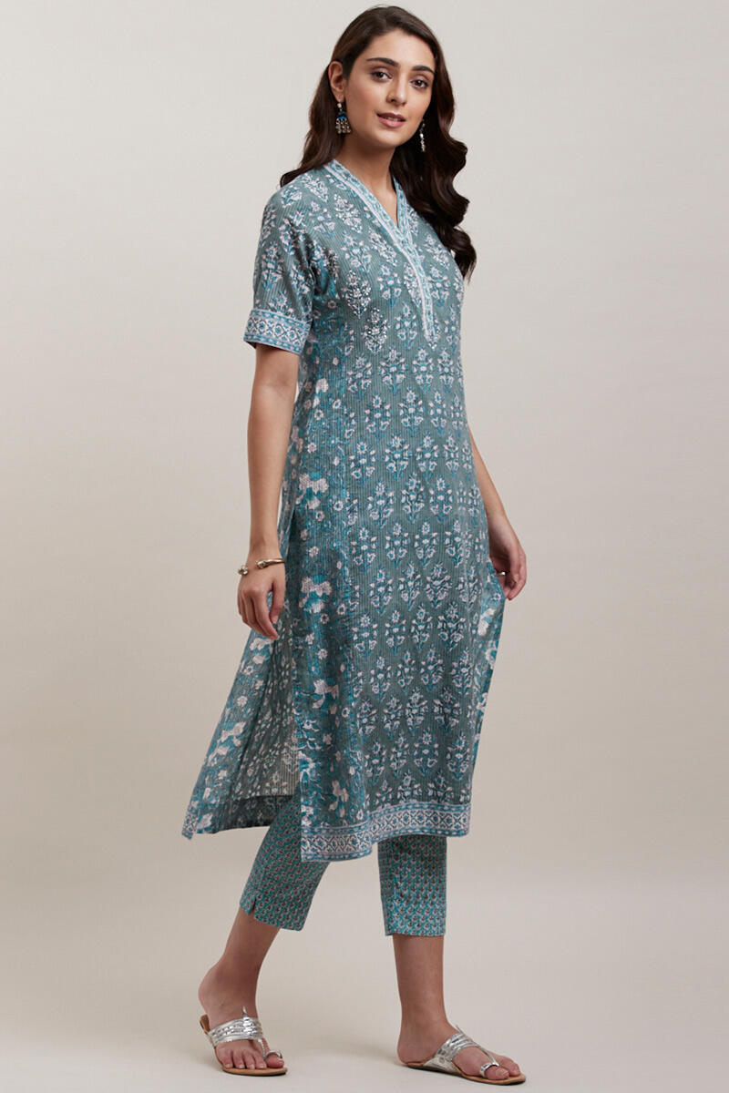 Nausheen Hydri Kurta