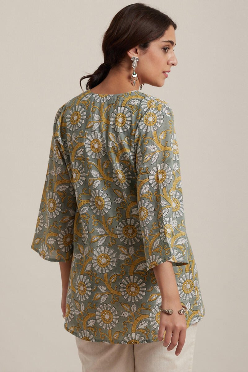 Nausheen Ruhi Kimono