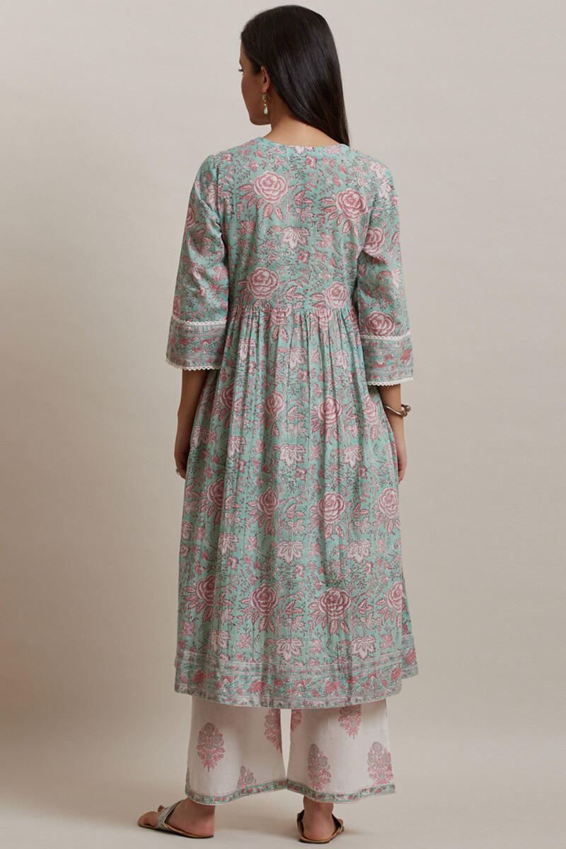 Zunaira Parhez Kurta