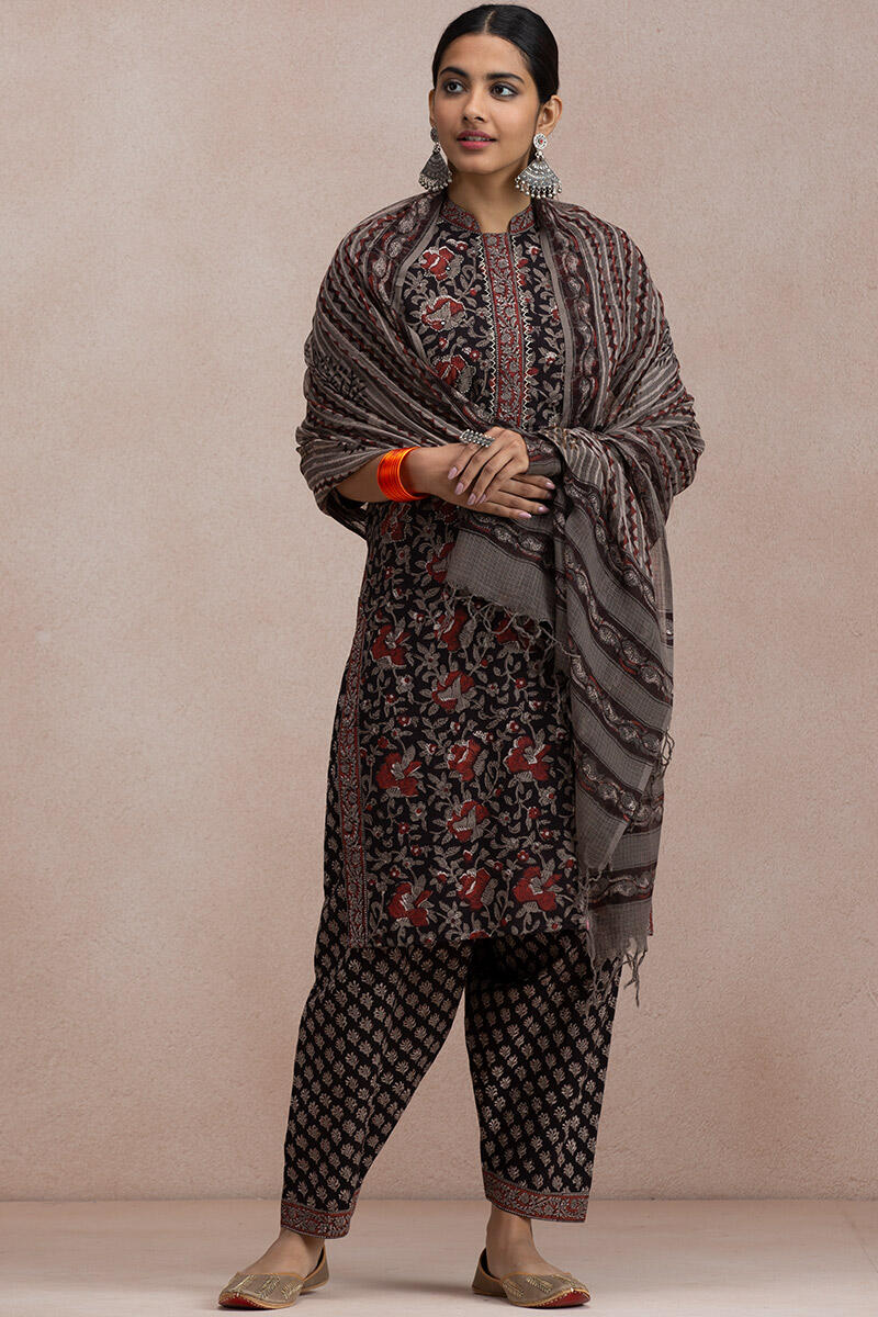 Rehnuma Zoya Kurta