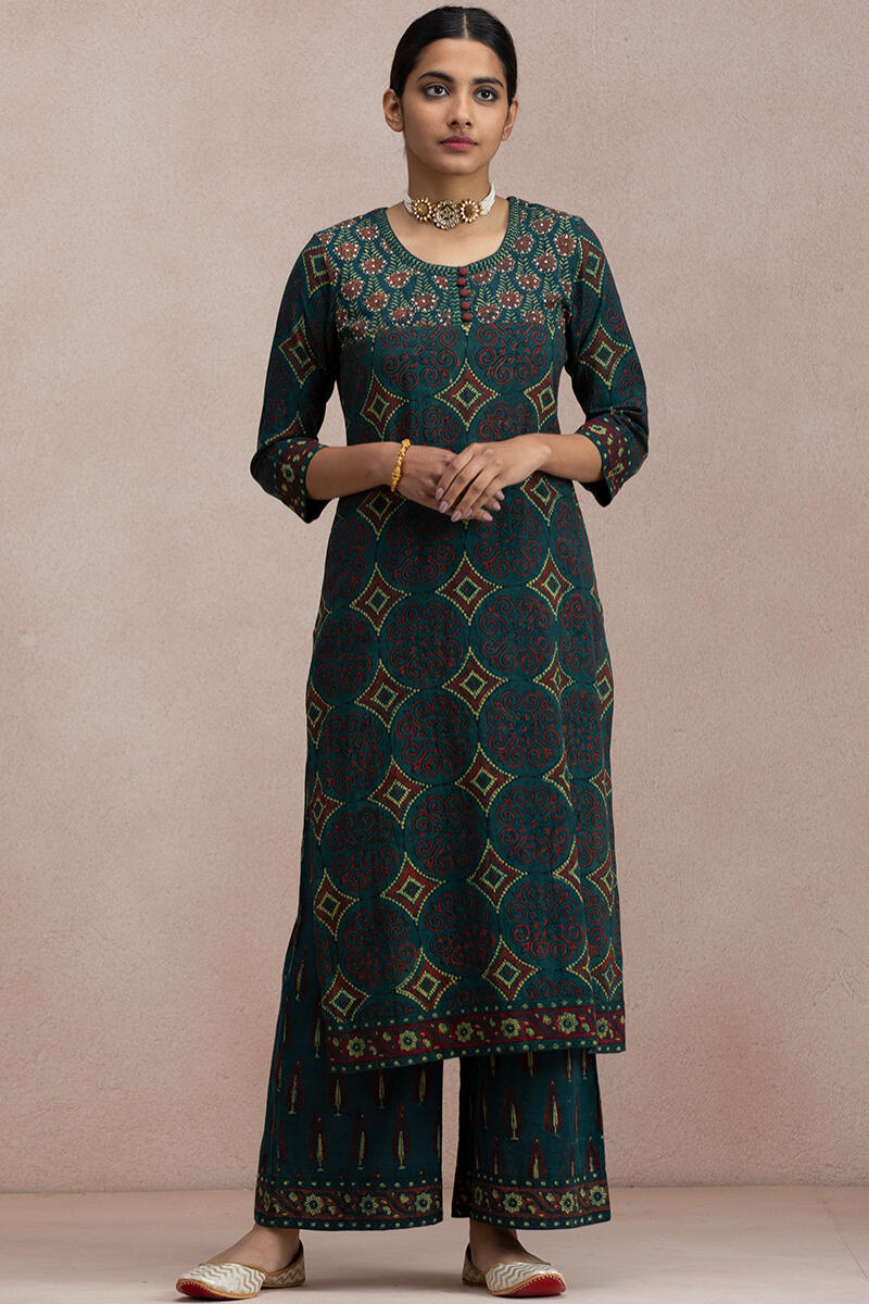 Rehnuma Nisha Ajrak Kurta