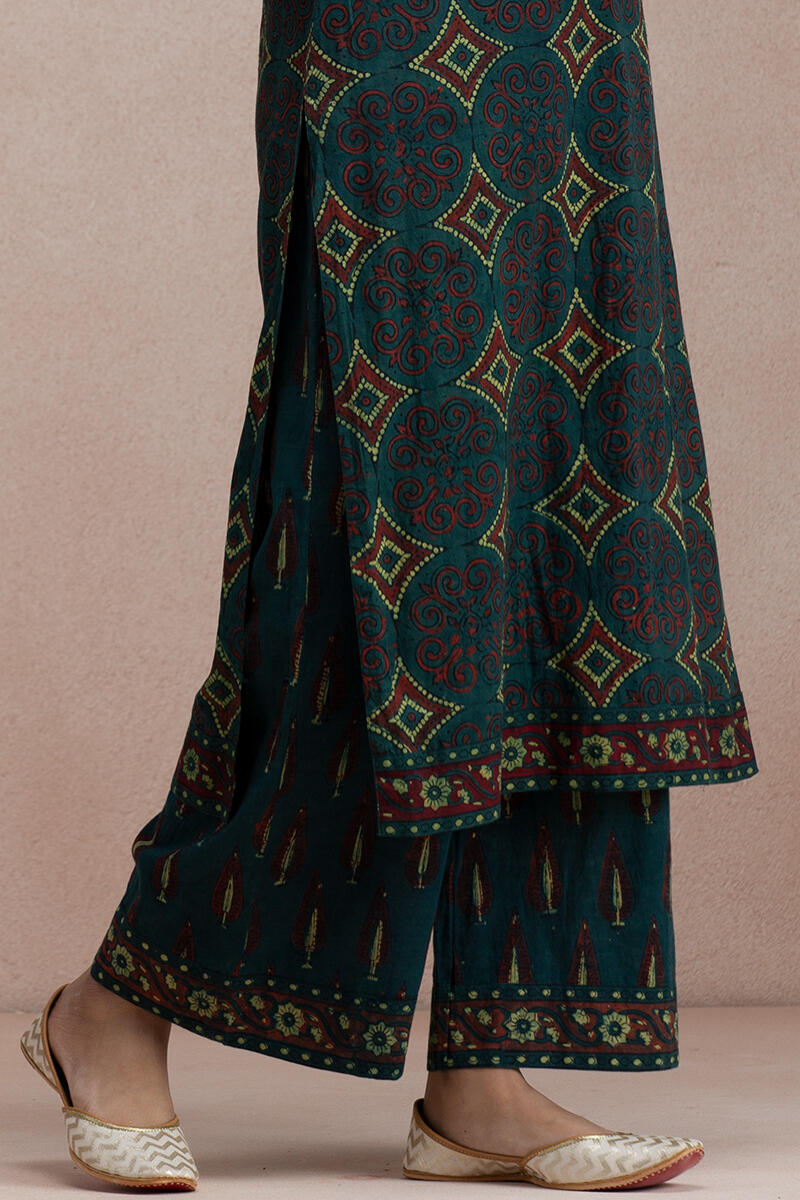 Rehnuma Nisha Ajrak Kurta