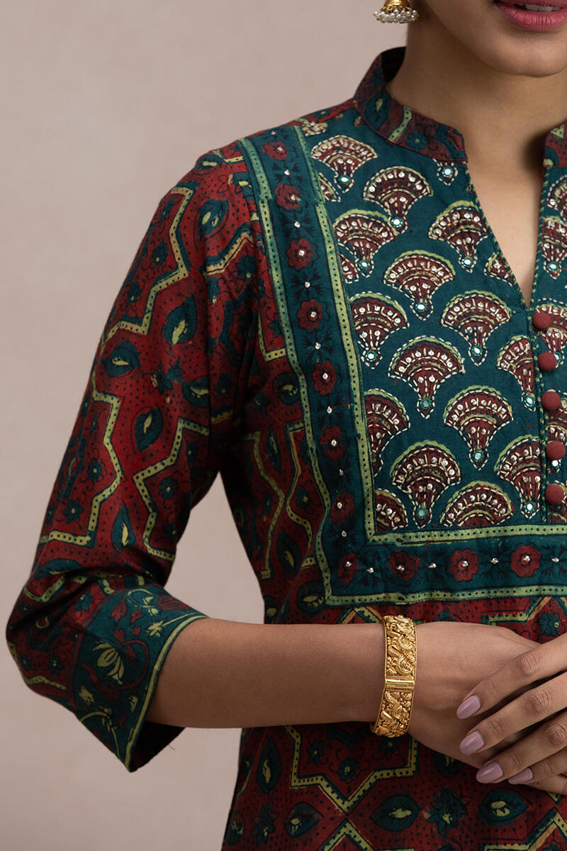 Rehnuma Zafina Kurta
