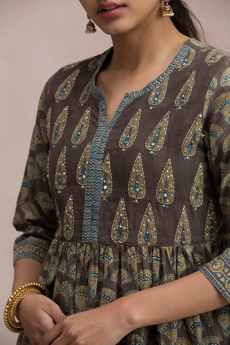 Rehnuma Farah Kurta