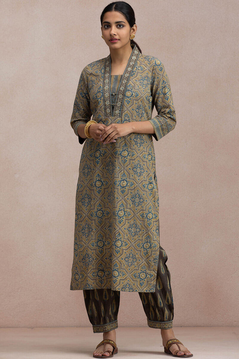 Rehnuma Fareena Kurta
