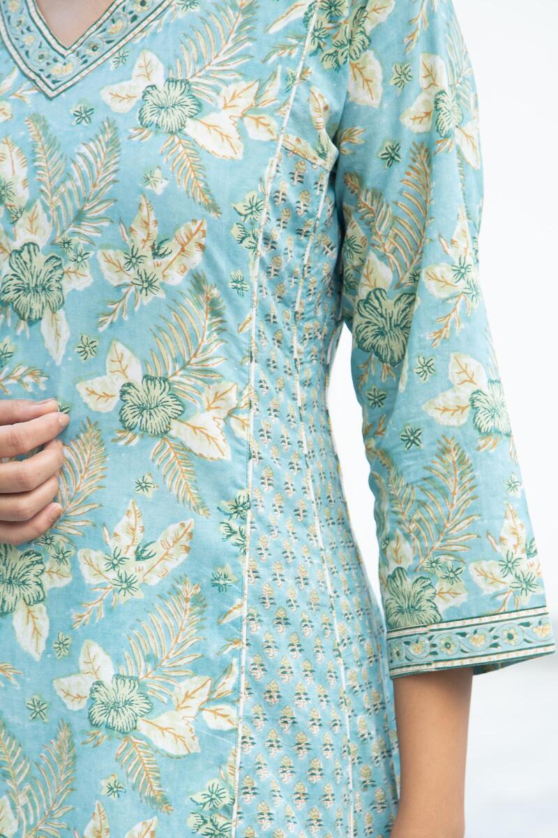 Roz Meher Nilofar Kurta