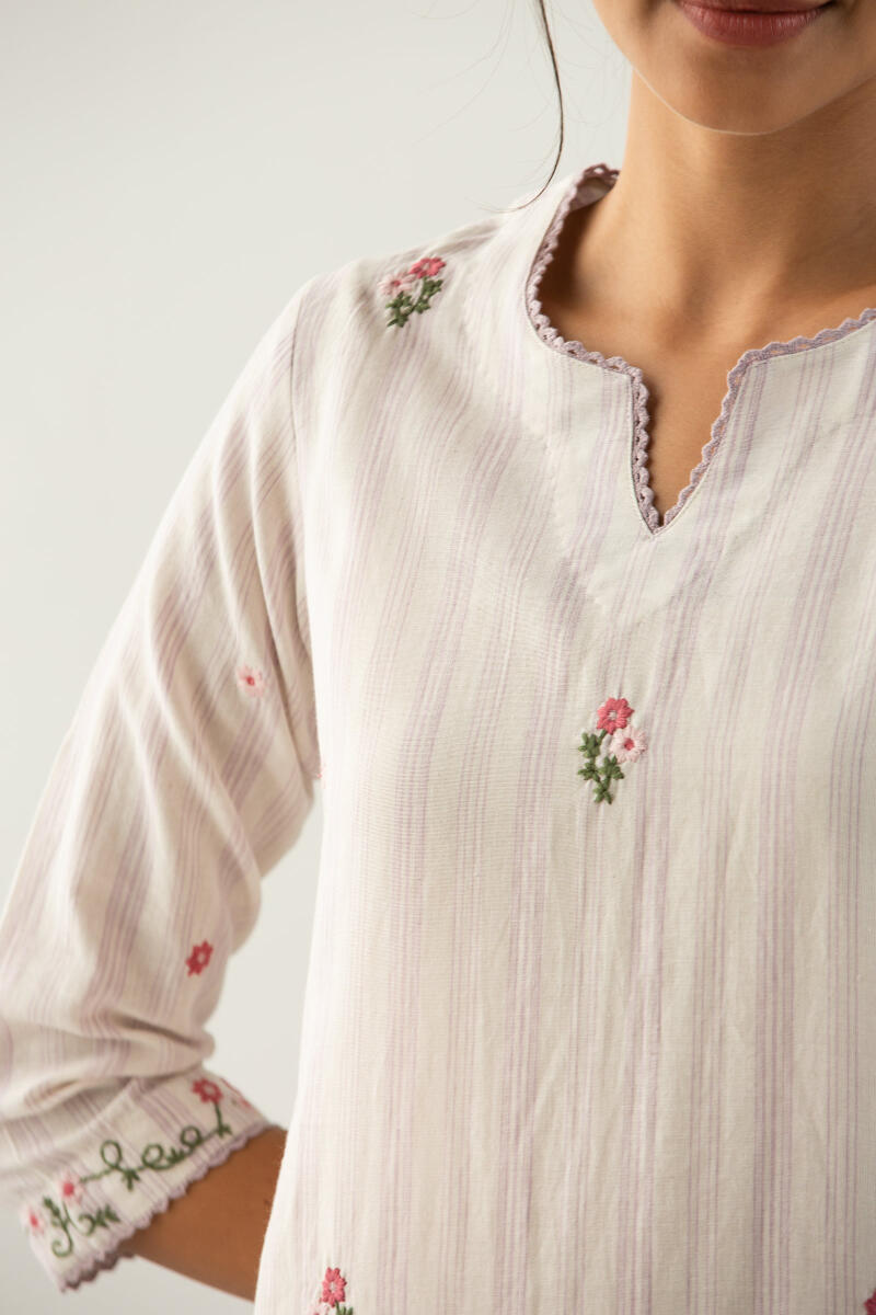 Gulbarg Azah Kurta