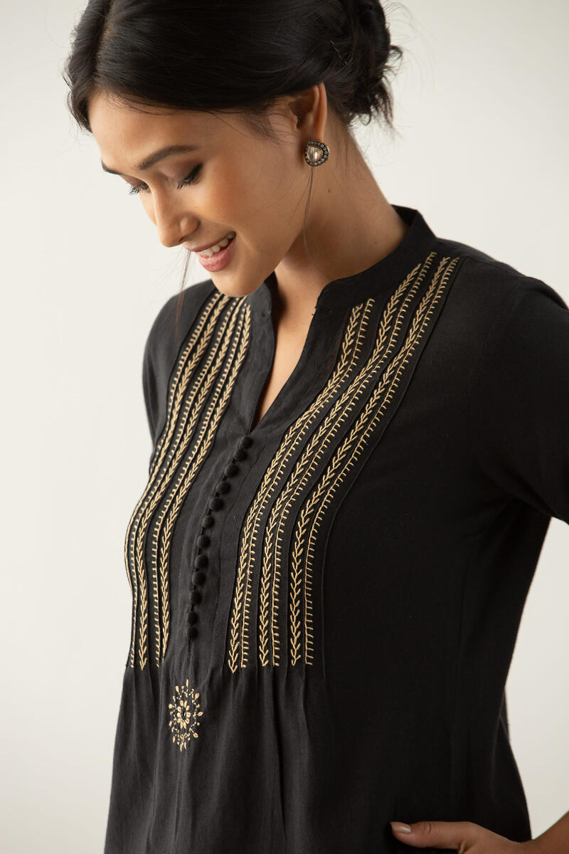 Kashida Maya Kurta