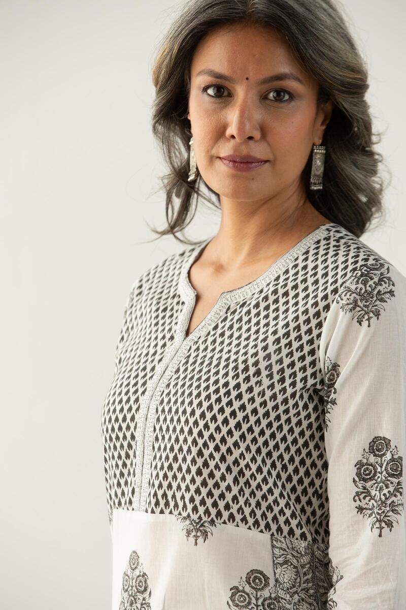 Mumtaz Zarina Kurta