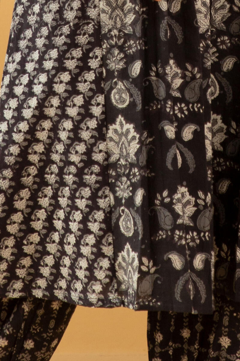 Sehra Farhat Kurta