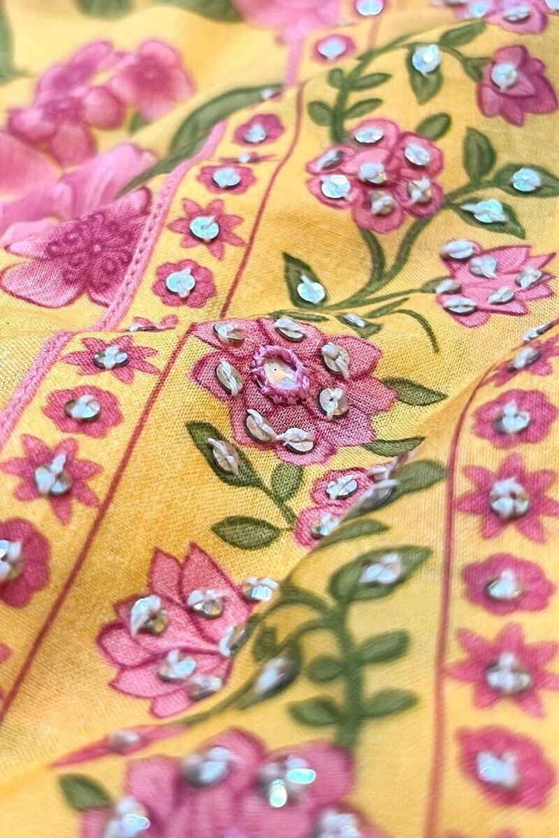 Mahnoor Tahira Kurta