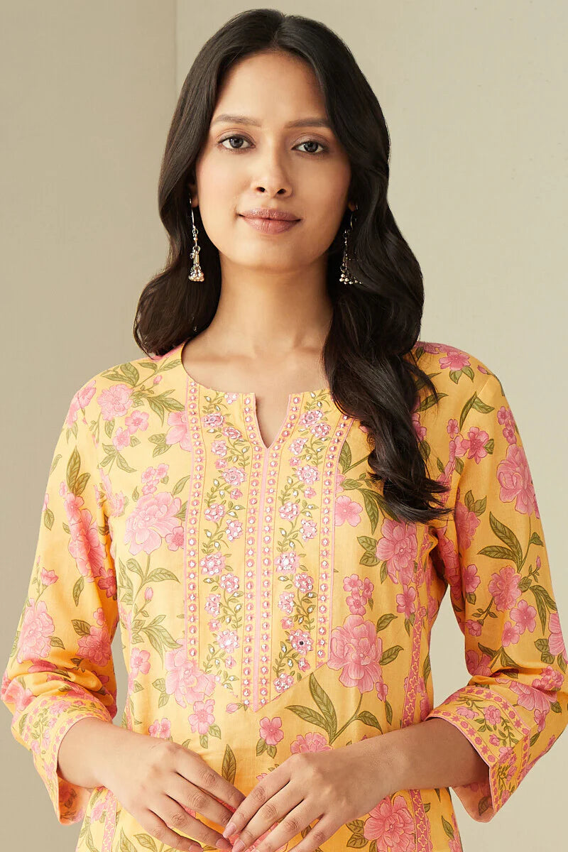 Mahnoor Tahira Kurta