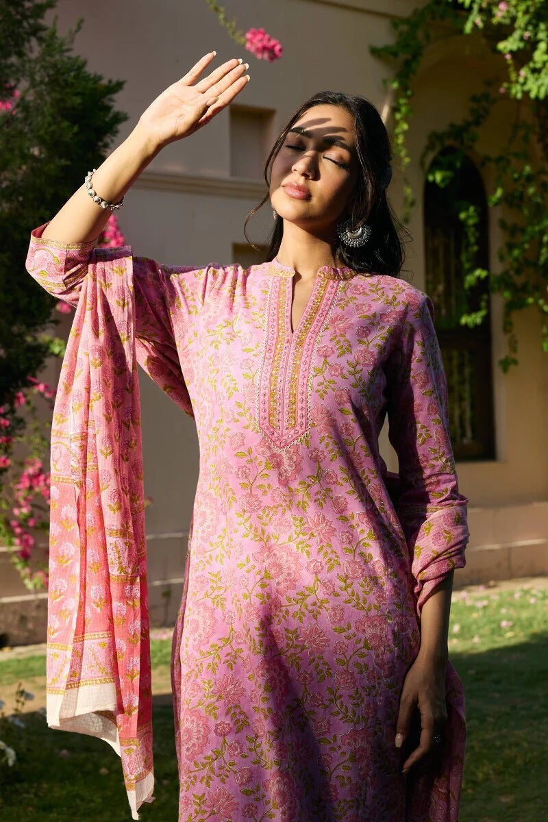 Surplus: Gulraiz Samaira Kurta