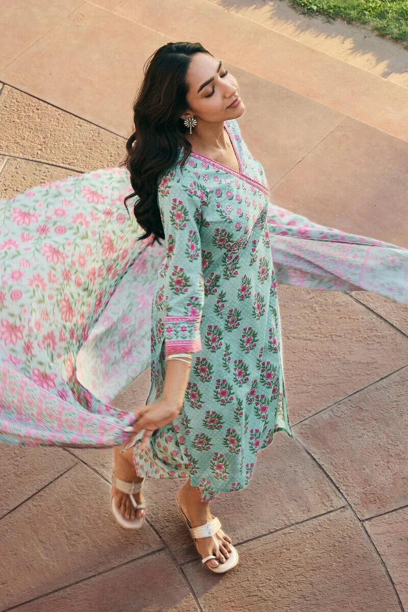 Surplus: Gulraiz Farah Sanganeri Kurta