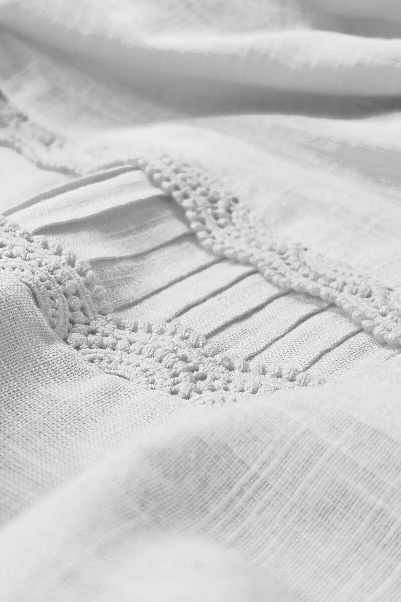 Surplus: Roza Sehreen White Kurta