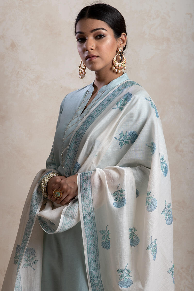 Gul Bano Inara Kurta