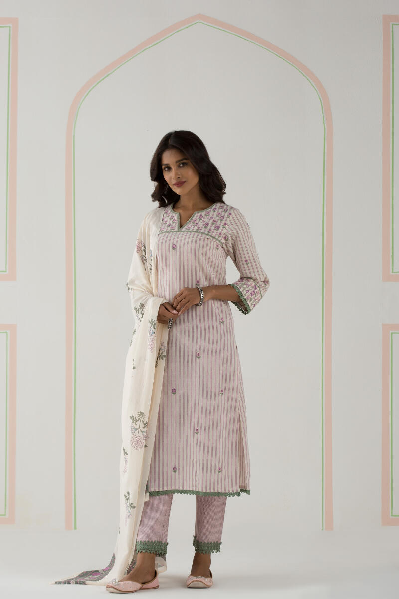 Gulbarg Amira Kurta