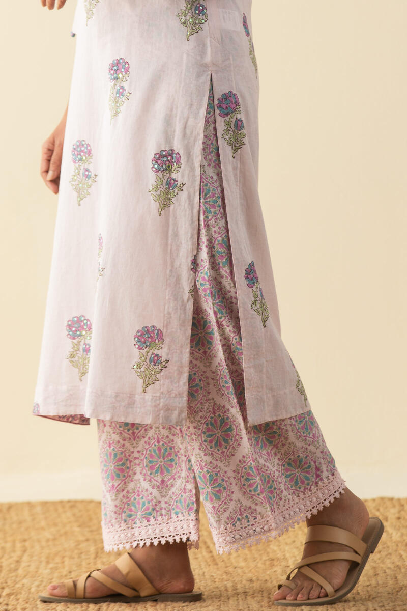 Gulbarg Naaz Kurta