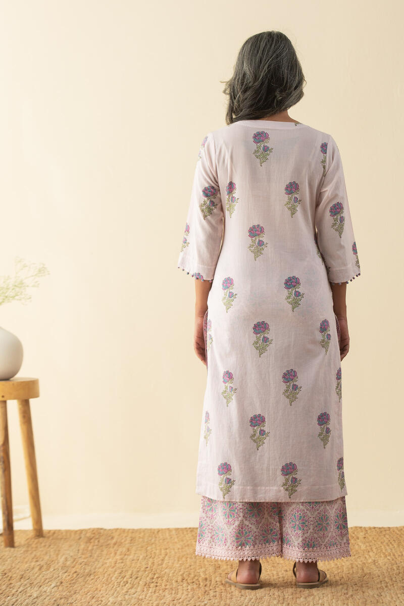 Gulbarg Naaz Kurta