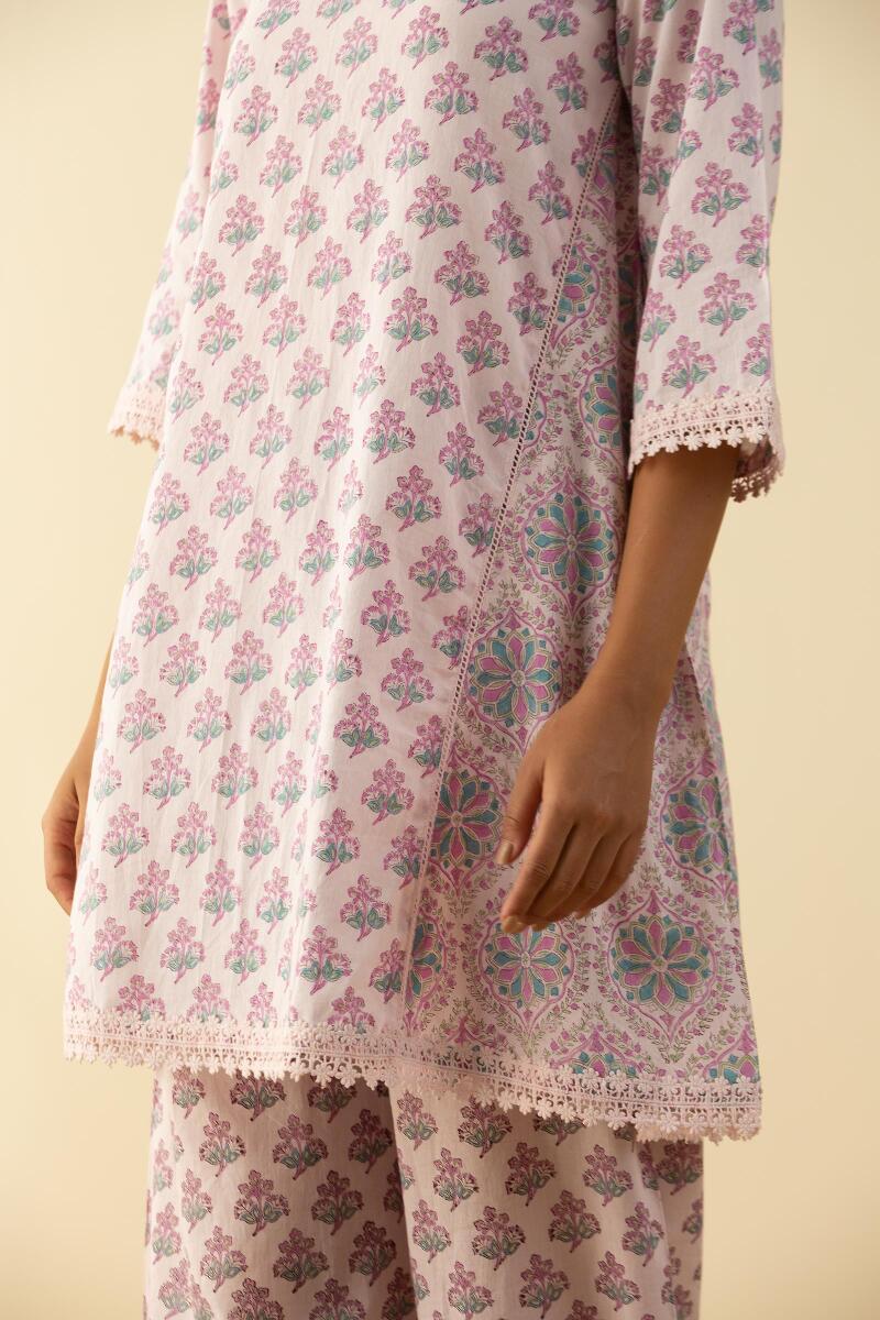 Gulbarg Samreena Kurta