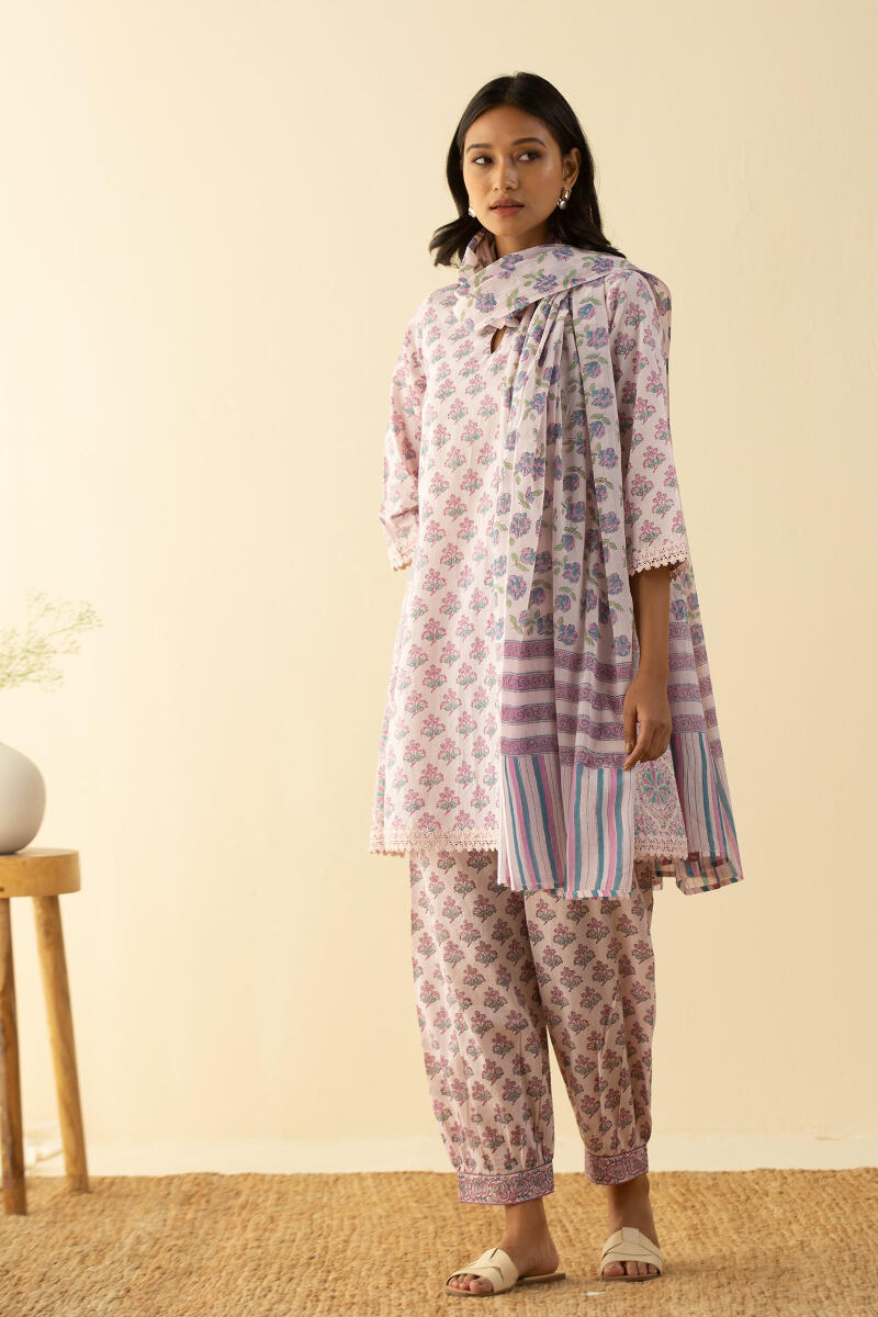 Gulbarg Samreena Kurta