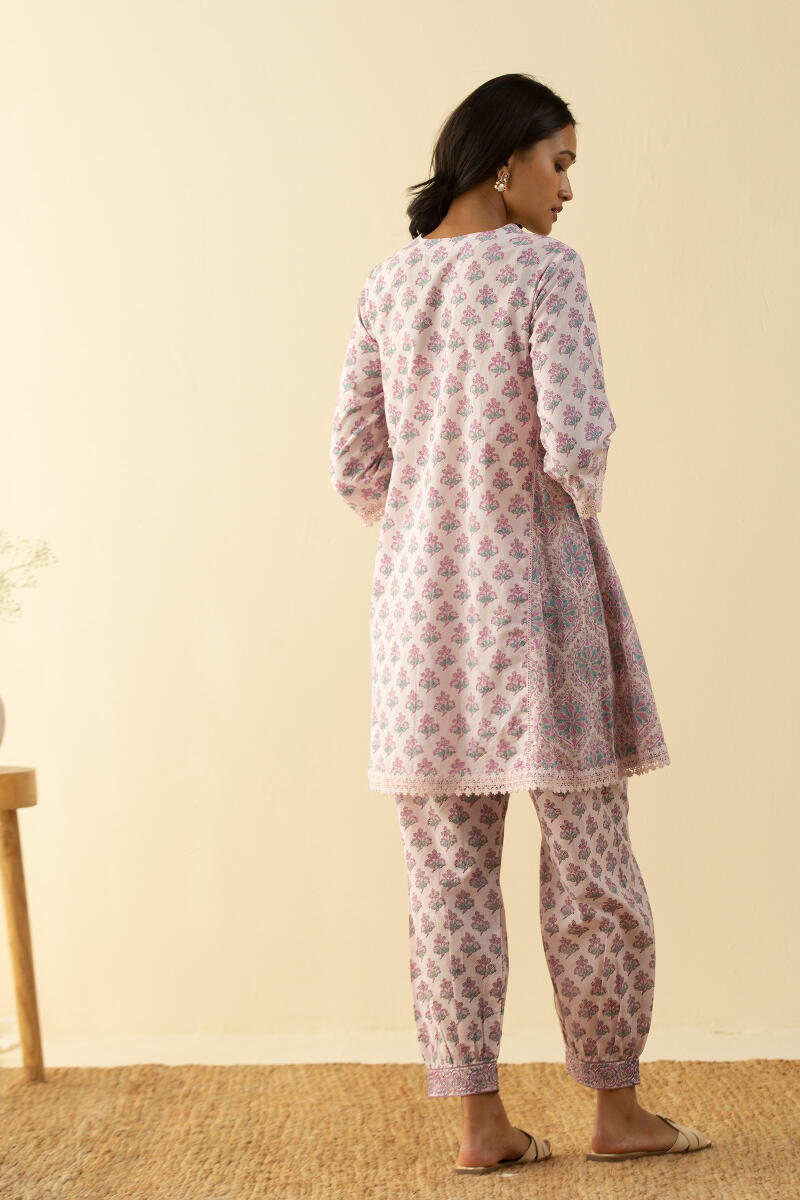 Gulbarg Samreena Kurta