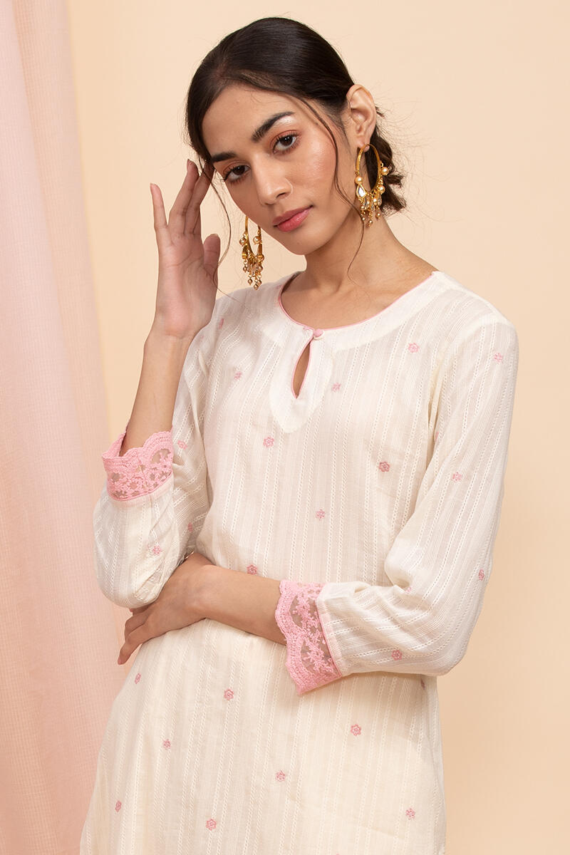 Gulnaz Fiza Kurta