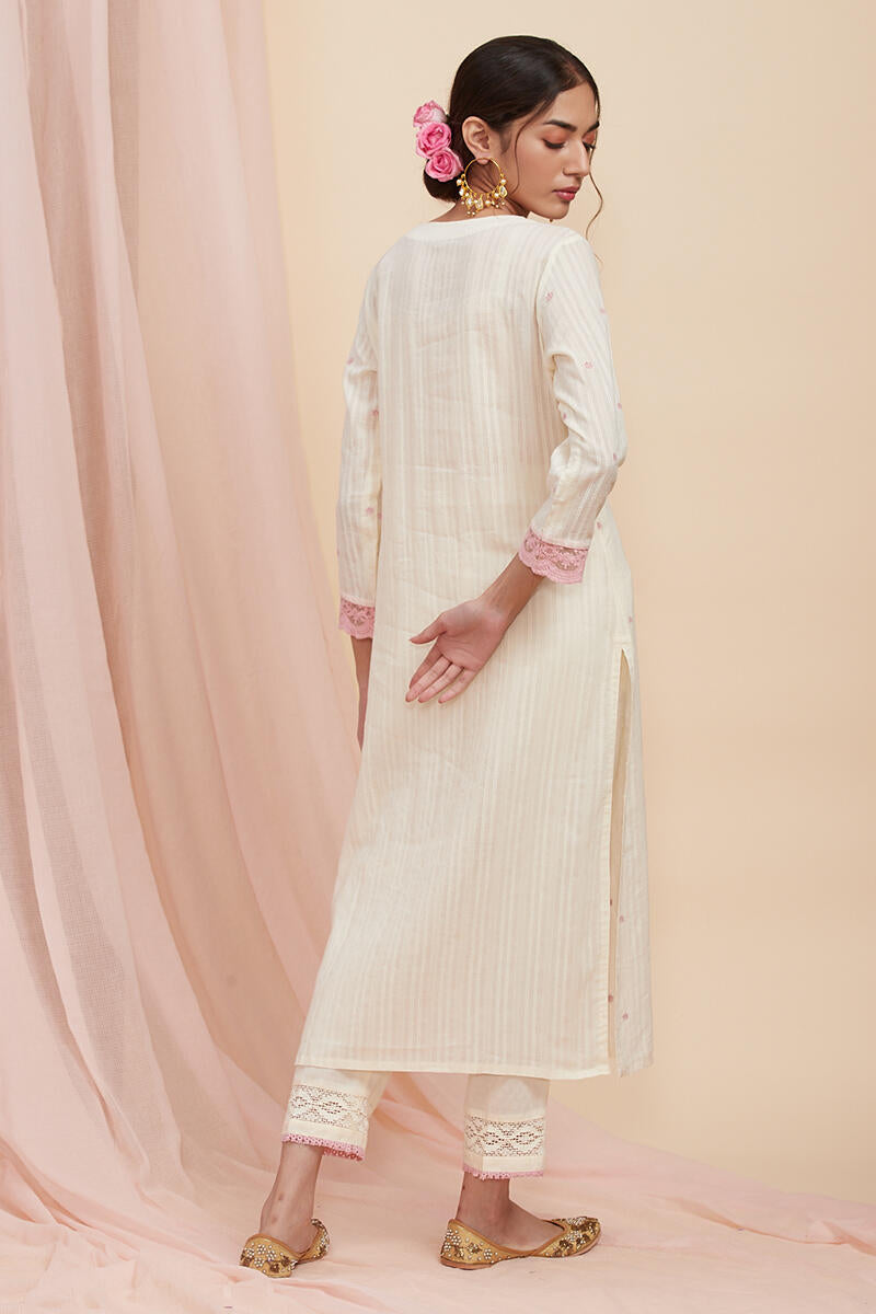 Gulnaz Fiza Kurta