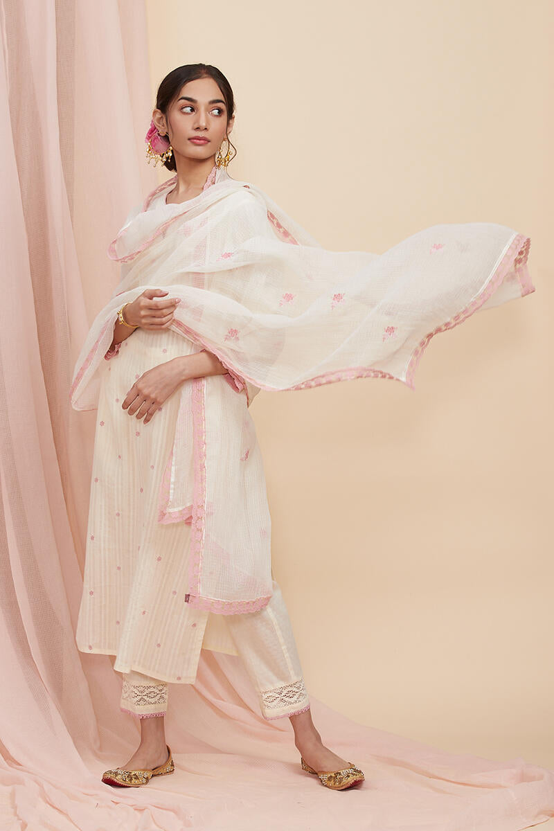 Gulnaz Fiza Kurta