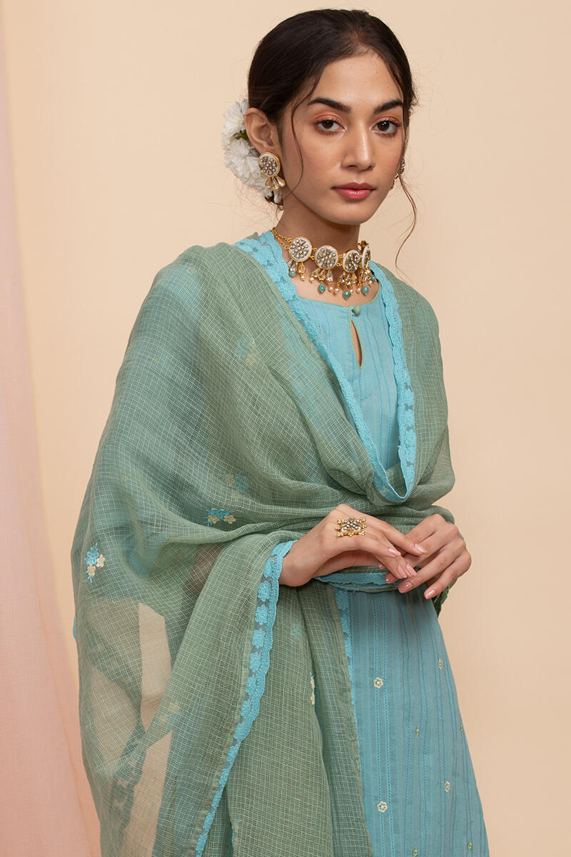 Gulnaz Seher Dupatta