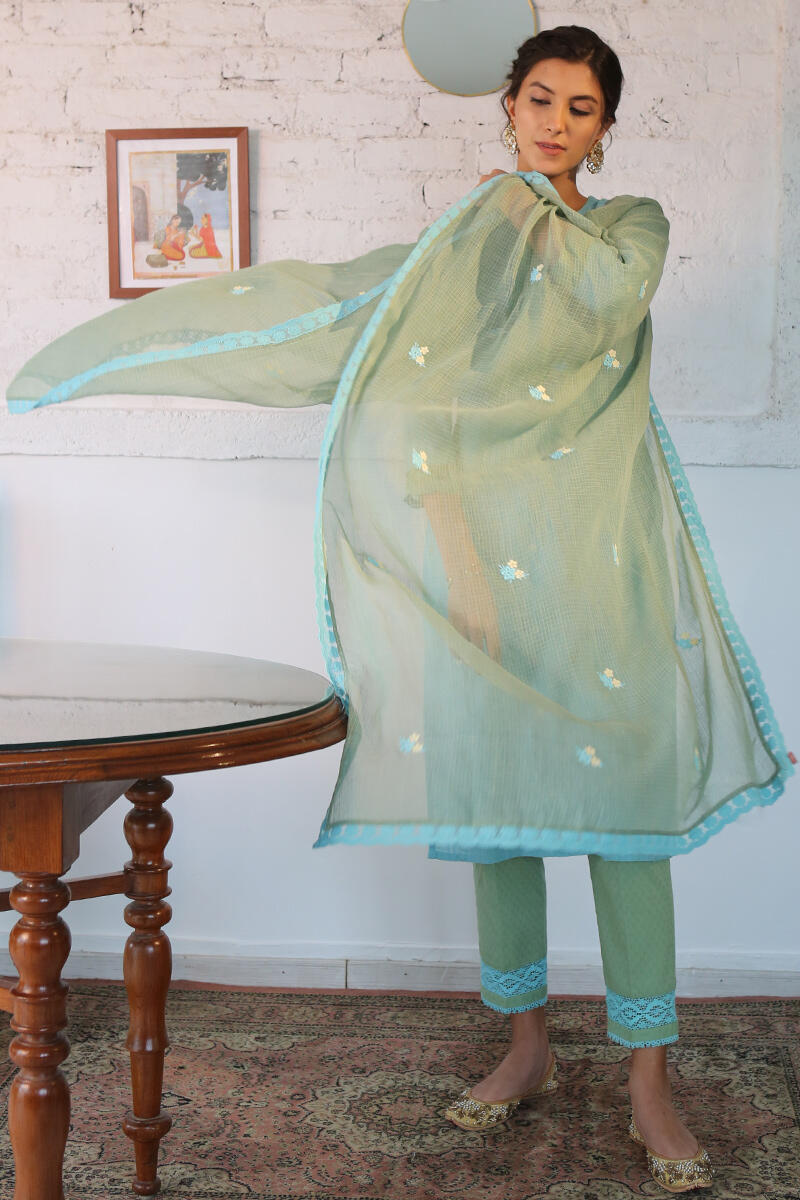 Gulnaz Seher Dupatta